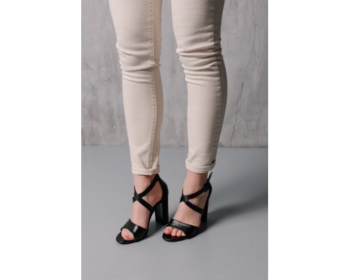Женские босоножки Fashion Raquel 3997 38 размер 24,5 см Черный Женские босоножки Fashion Raquel 3997 38 размер 24,5 см Черный