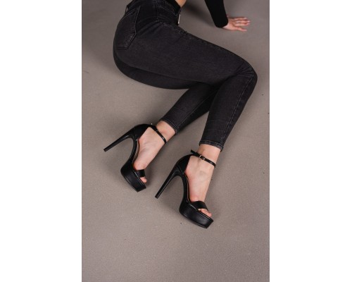 Женские босоножки Fashion Sharon 3931 39 размер 25 см Черный Женские босоножки Fashion Sharon 3931 39 размер 25 см Черный